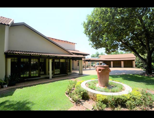 5 BEDROOM HOUSE FOR SALE IN BRYANSTON